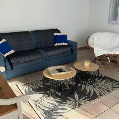 Semesterbostad Pretty House In A Quiet Area 100m From The *