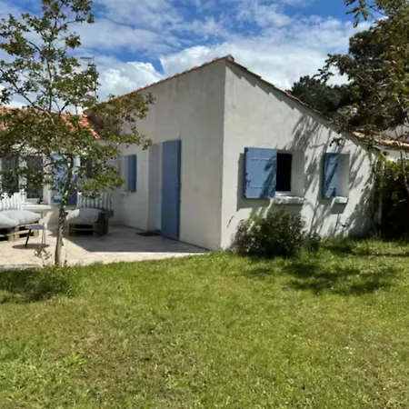 Semesterbostad Pretty House In A Quiet Area 100m From The *