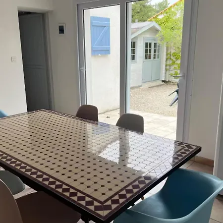 Holiday home Pretty House In A Quiet Area 100m From The