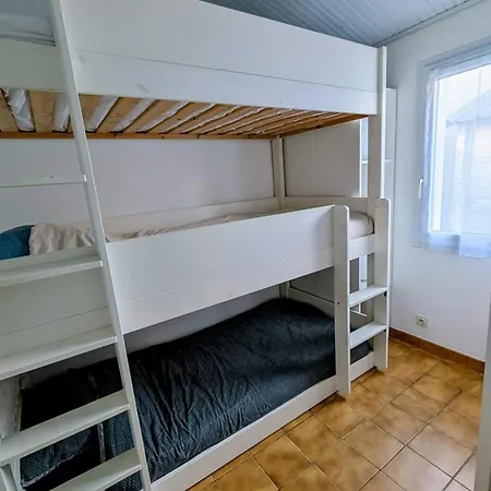 Pretty House In A Quiet Area 100m From The Nyaraló *